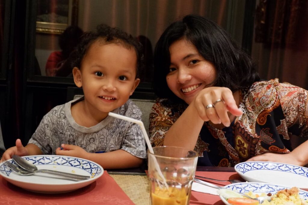 potret ibu-anak