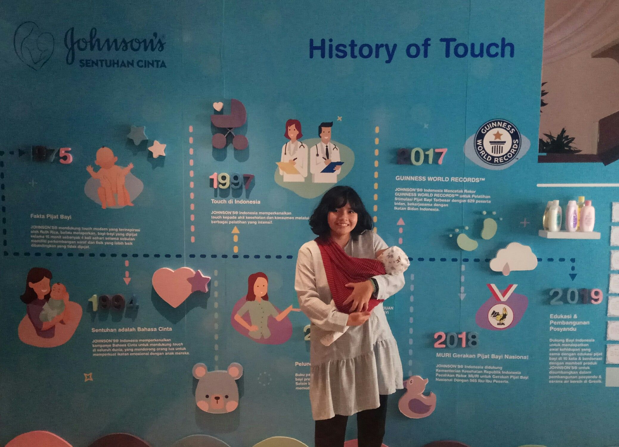 di depan wall of fame ”History of Touch”